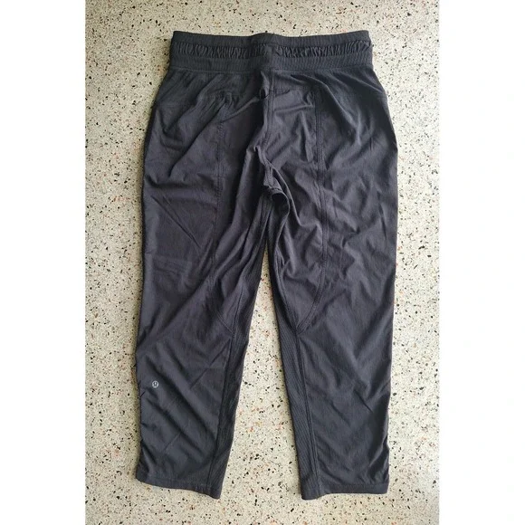 116 Lululemon Dance Studio Mid Rise Cropped Pant - Picture 7 of 12